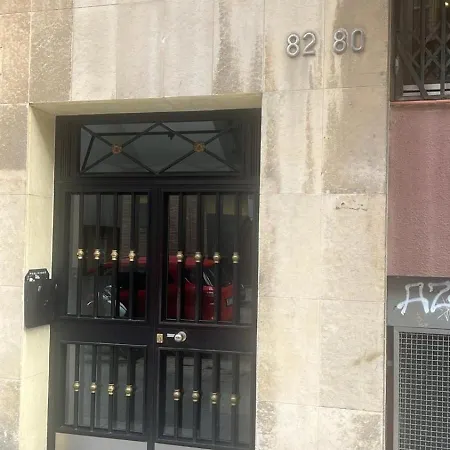 Tranquilo Cerca De La Sagrada Familia Barselona